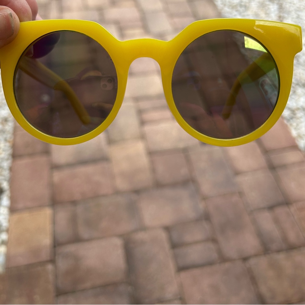 Quay Australia Yellow Frame Round Sunglasses Multicolor Lenses Frankie 3.3 NEW - Picture 11 of 16